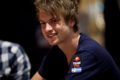 Viktor Blom megint milliós éjszakán van túl Viktor Blom megint milliós éjszakán van túl