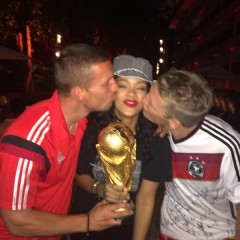 Rihannával és Merkellel buliztak a németek Rihannával és Merkellel buliztak a németek